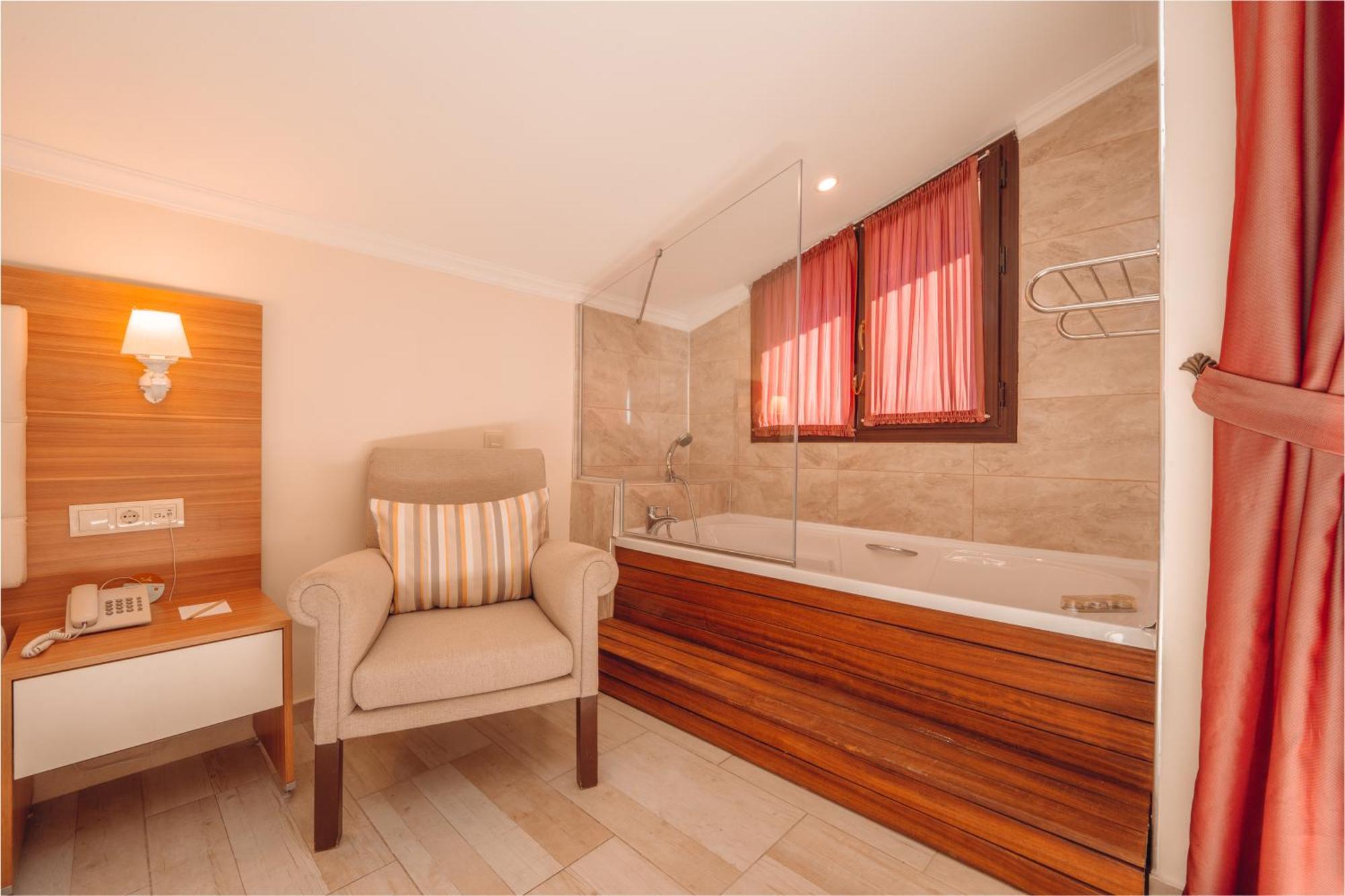 Sundia By Liberty Suncity Oludeniz Exterior foto