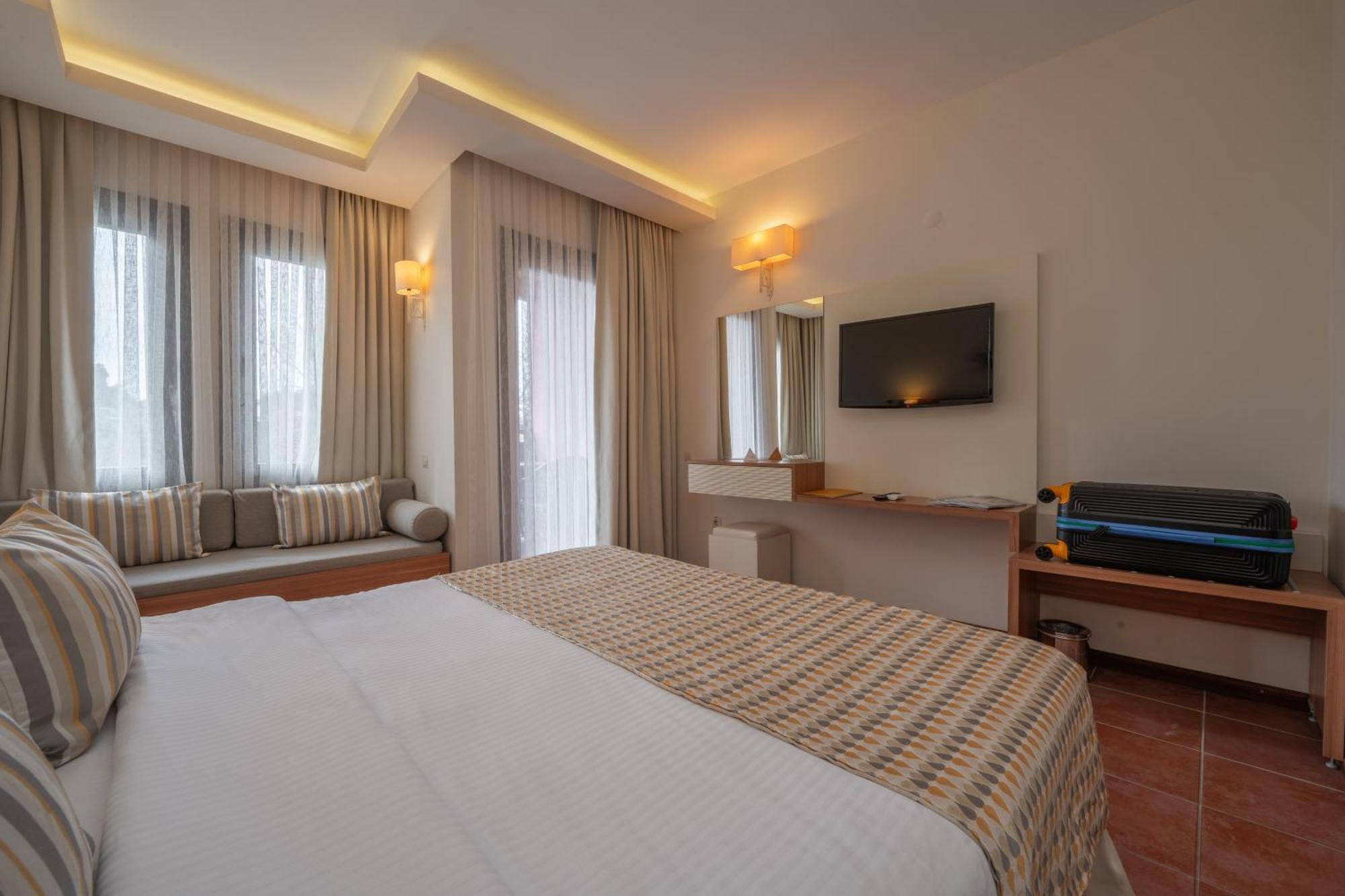 Sundia By Liberty Suncity Oludeniz Exterior foto